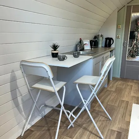 Chalet The Garden Pod With Private Hot Tub