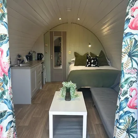 The Garden Pod With Private Hot Tub Ballymagan