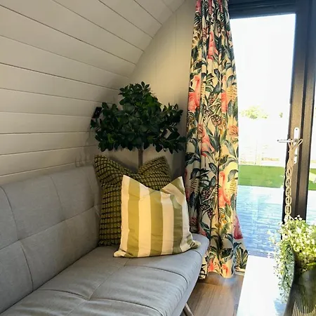Chalet The Garden Pod With Private Hot Tub Ballymagan