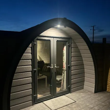 The Garden Pod With Private Hot Tub * Ballymagan
