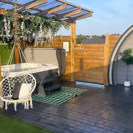 The Garden Pod With Private Hot Tub * Ballymagan