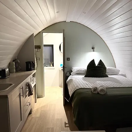 The Garden Pod With Private Hot Tub Alpehytte Ballymagan