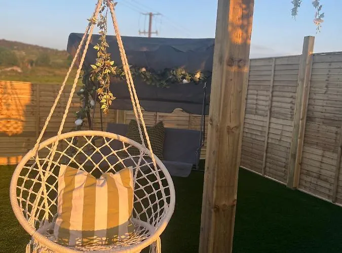 בקתה The Garden Pod With Private Hot Tub *