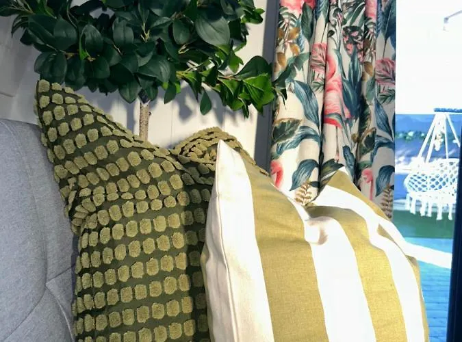 The Garden Pod With Private Hot Tub בקתה Ballymagan