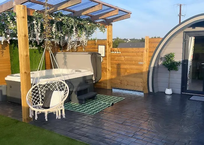 The Garden Pod With Private Hot Tub * Ballymagan